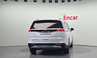 Kia Canival 2021, 80315 км, за 15189.96 USD