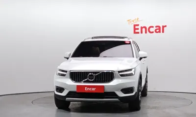 Volvo XC40 2022, 118700 км, за 19160.88 USD