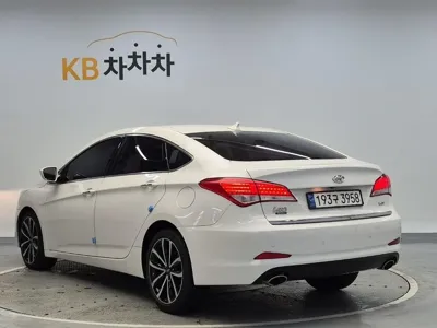 Hyundai i40 2015, 170451 км, за 3172.93 USD