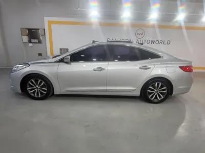 Hyundai Grandeur 2012, 216699 км, за 2888.28 USD