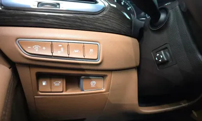 Genesis G90 2019, 139504 км, за 17421.82 USD - фото 17