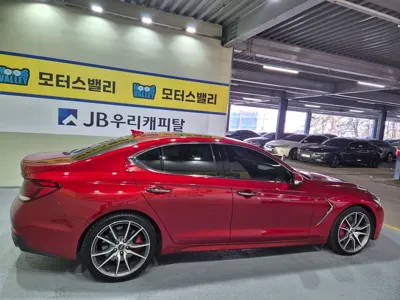 Genesis G70 2018, 136000 км, за 10726.12 USD