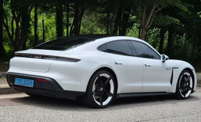 Porsche Taycan 2021, 37894 км, за 57628.42 USD