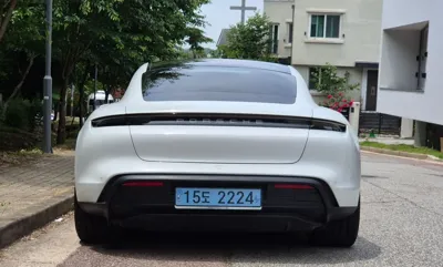 Porsche Taycan 2021, 37894 км, за 57628.42 USD