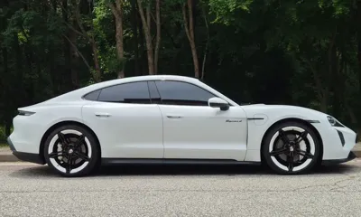 Porsche Taycan 2021, 37894 км, за 57628.42 USD
