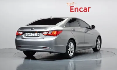 Hyundai Sonata 2012, 219521 км, за 1706.71 USD
