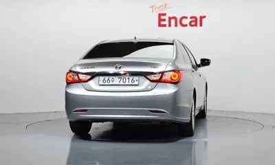 Hyundai Sonata 2012, 219521 км, за 1706.71 USD