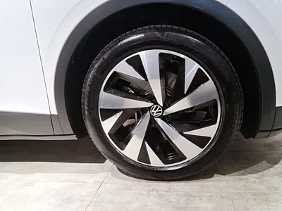 Volkswagen ID.4 2024, 9881 км, за 25352.65 USD