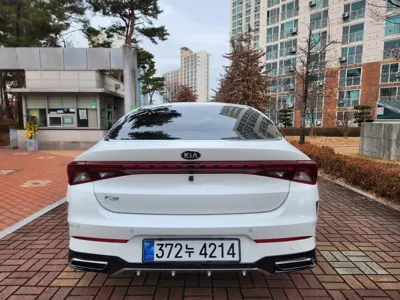 Kia K5 2021, 74017 км, за 10108.97 USD