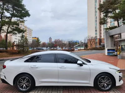 Kia K5 2021, 74017 км, за 10108.97 USD
