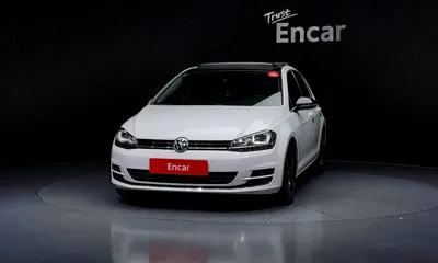 Volkswagen Golf 2015, 116128 км, за 6357.61 USD