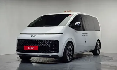 Hyundai Staria · 2023 год
