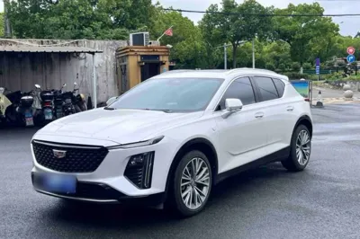 Cadillac GT4 · 2023 год
