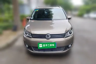Volkswagen Touran 2015, 22100 км, за 8053 USD