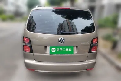 Volkswagen Touran 2015, 22100 км, за 8053 USD