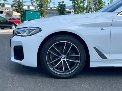 BMW 5 Series 2021, 80000 км, за 24543.37 USD