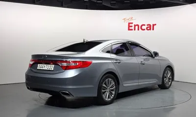 Hyundai Grandeur 2015, 269375 км, за 2841.1 USD