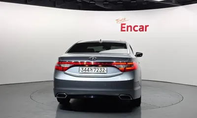 Hyundai Grandeur 2015, 269375 км, за 2841.1 USD