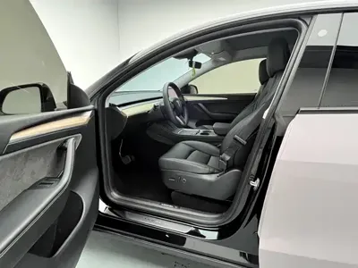 Tesla Model Y 2023, 81800 км, за 22742.61 USD - фото 7