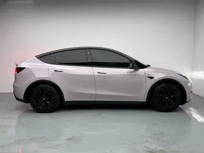 Tesla Model Y 2023, 81800 км, за 22742.61 USD - фото 19