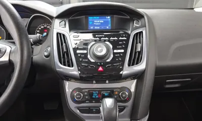Ford Focus 2015, 56251 км, за 4030.42 USD - фото 17