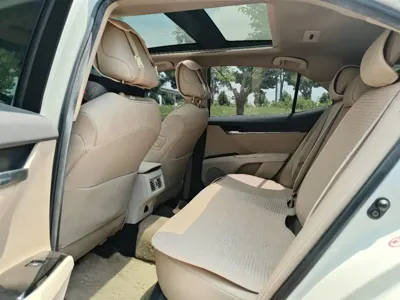 Toyota Camry 2018, 80000 км, за 11741.97 USD - фото 10