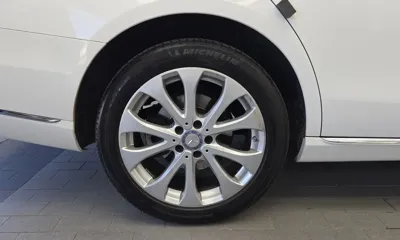 Mercedes-Benz E-Class 2017, 97987 км, за 14006.52 USD