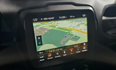 Jeep Renegade 2020, 80288 км, за 8861.76 USD - фото 10
