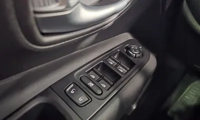 Jeep Renegade 2020, 80288 км, за 8861.76 USD - фото 15