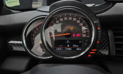 MINI Cooper Convertible 2017, 110094 км, за 9446.26 USD - фото 8
