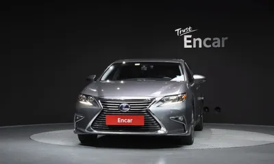 Lexus ES 2016, 90910 км, за 13586.42 USD