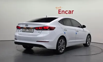 Hyundai Avante 2018, 100910 км, за 6710.1 USD