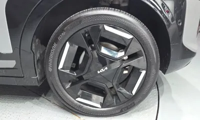 Kia EV3 2025, 62608 км, за 22974.92 USD - фото 21