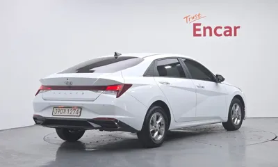 Hyundai Avante 2021, 114364 км, за 8326.84 USD