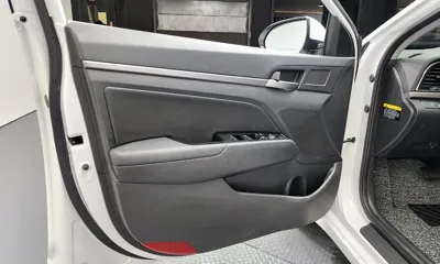 Hyundai Avante 2018, 63857 км, за 8001.57 USD - фото 24