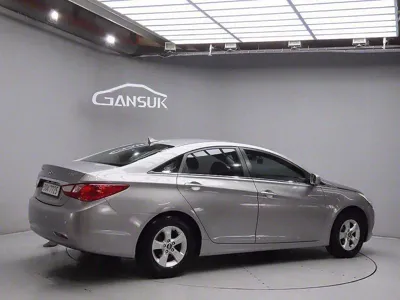 Hyundai Sonata 2011, 193014 км, за 1641.07 USD