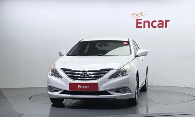 Hyundai Sonata 2013, 126265 км, за 2363.14 USD