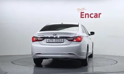 Hyundai Sonata 2013, 126265 км, за 2363.14 USD