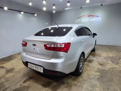 Kia Pride 2012, 99907 км, за 2710.21 USD