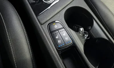 Kia Niro 2018, 112964 км, за 7735.81 USD - фото 16