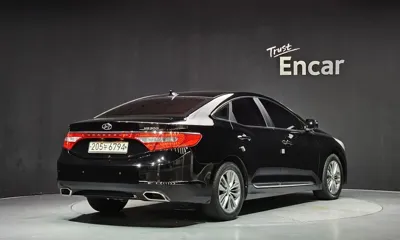 Hyundai Grandeur 2016, 132489 км, за 5120.13 USD
