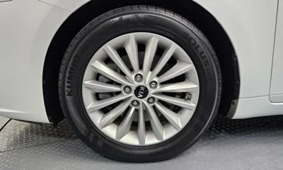 Kia K7 2016, 99631 км, за 7601.8 USD