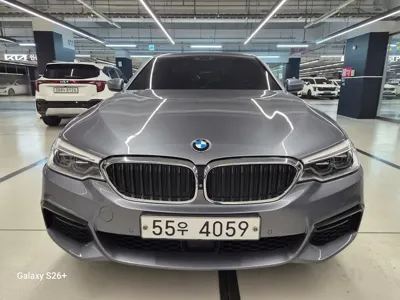 BMW 5-Series · 2018 год