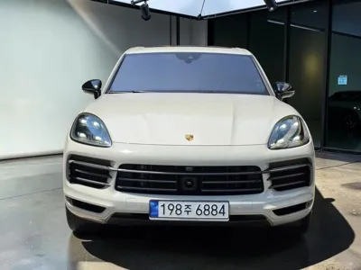 Porsche Cayenne 2023, 28000 км, за 63882.44 USD