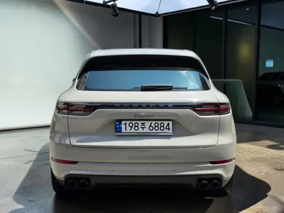 Porsche Cayenne 2023, 28000 км, за 63882.44 USD