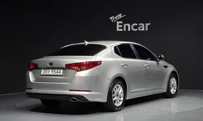 Kia K5 2011, 121146 км, за 1876.66 USD