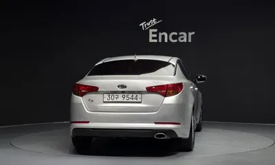 Kia K5 2011, 121146 км, за 1876.66 USD