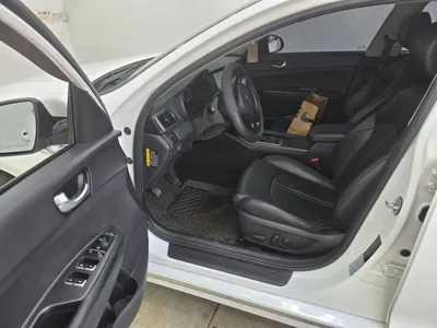 Kia K5 2016, 110752 км, за 5848.3 USD - фото 12