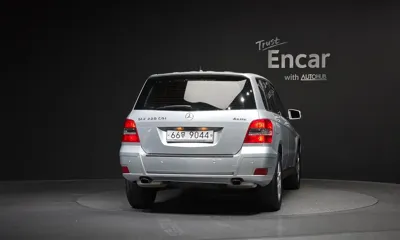 Mercedes-Benz GLK-Class 2010, 140901 км, за 4488.68 USD