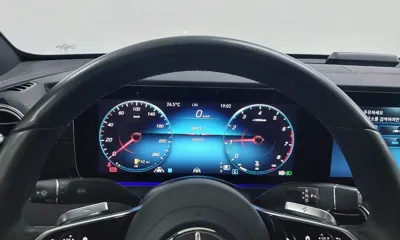 Mercedes-Benz E-Class 2023, 68897 км, за 27569.91 USD - фото 8